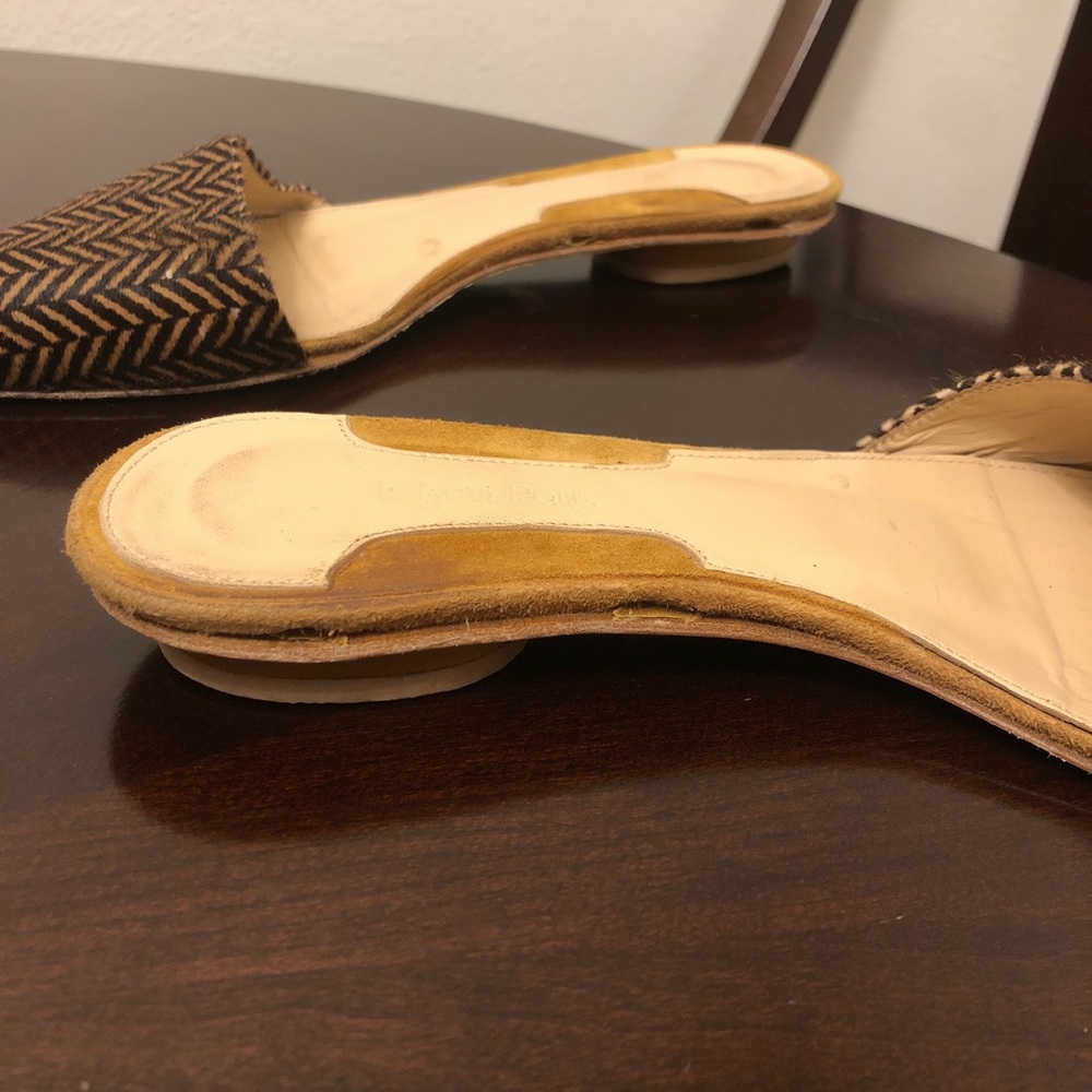 Chelsea Paris Pointed Fur Flat Shoes - Picture 6 of 9